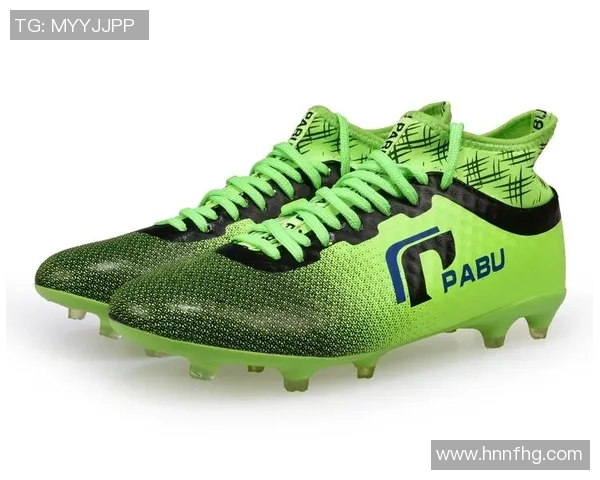 球星们纷纷穿上暗煞足球鞋 助力比赛中的速度与力量彰显 球星们纷纷穿上暗煞足球鞋 助力比赛中的速度与力量彰显