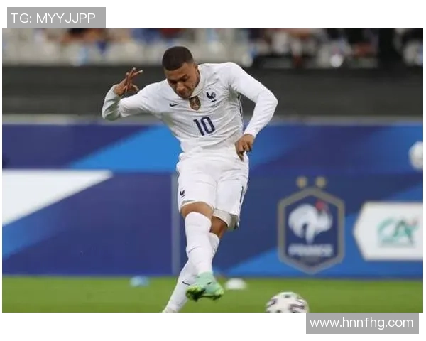 美颜足球球星：那些在赛场上与镜头前都光彩照人的足球偶像